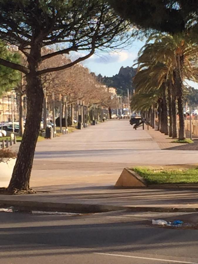 Appartement Standing 58M Plage A 3Mn En Voiture Roses Exterior photo